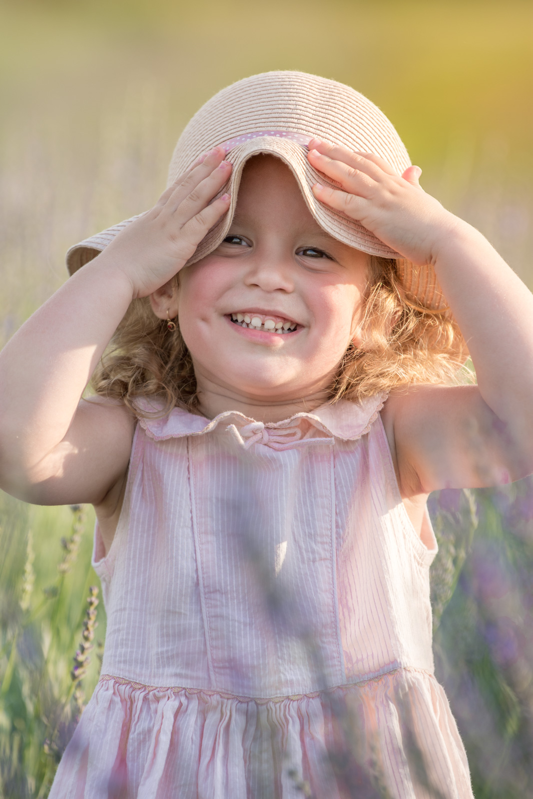 portre_19 kislány kalapban portré